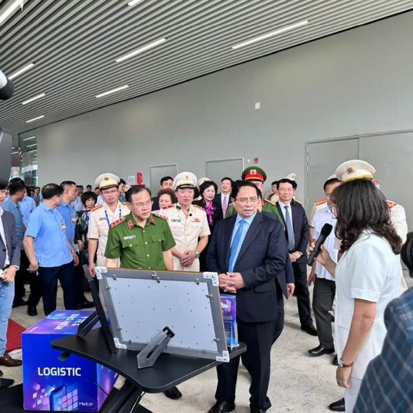 MedCAT vinh dự báo cáo sản phẩm với Thủ tướng tại Lễ Khai trương Trung tâm Dữ liệu Quốc gia (18/8/2025)